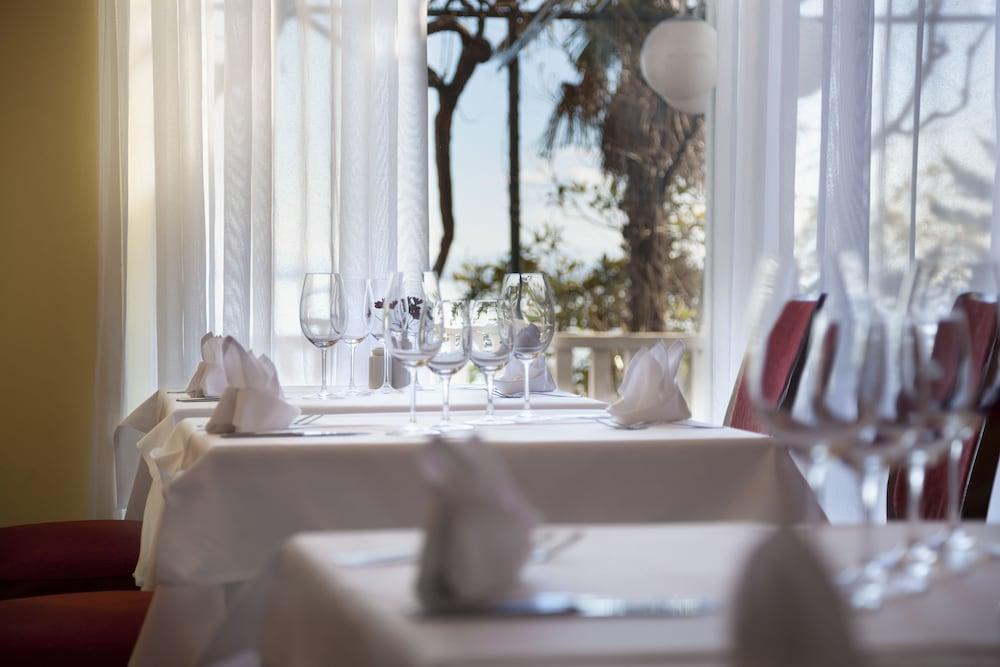 Hotel Kristal - Liburnia Опатия Екстериор снимка