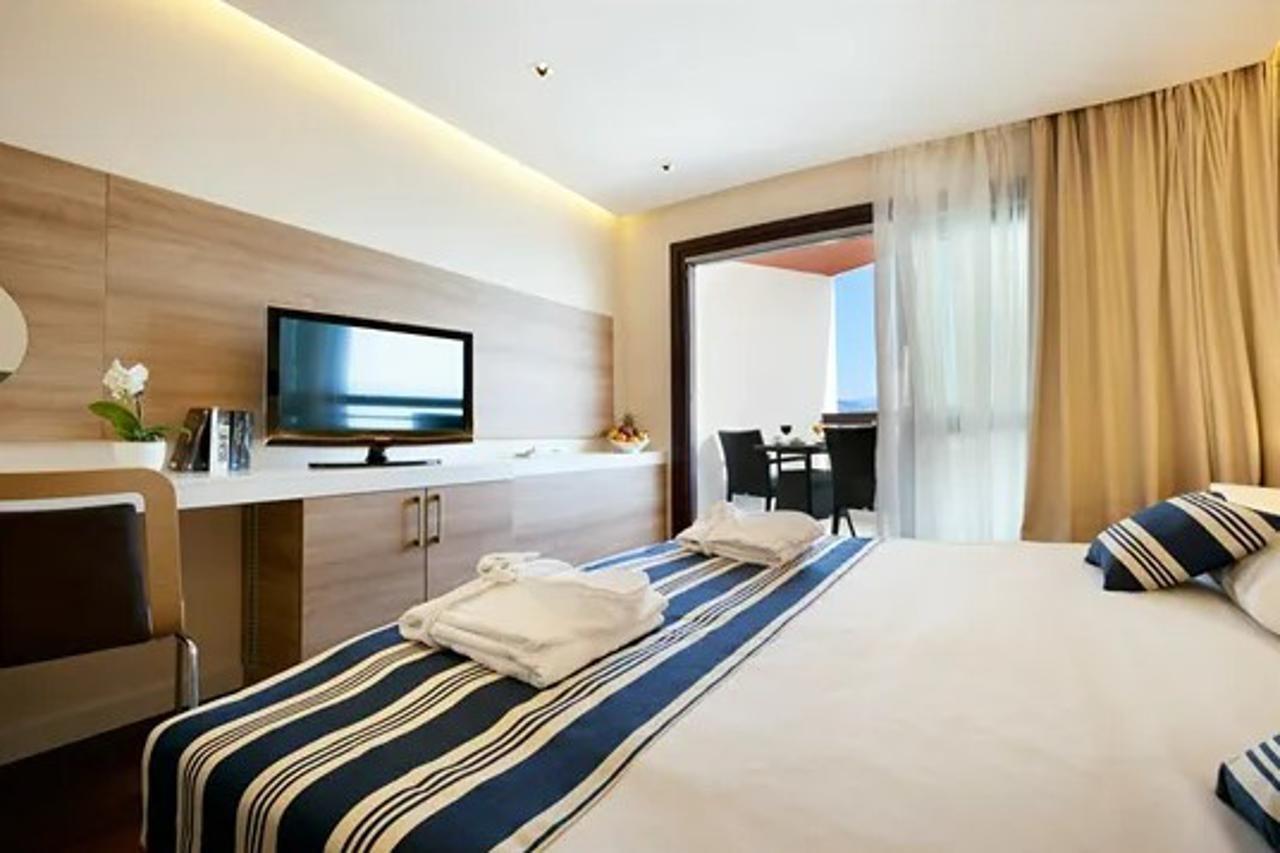 Hotel Kristal - Liburnia Опатия Екстериор снимка