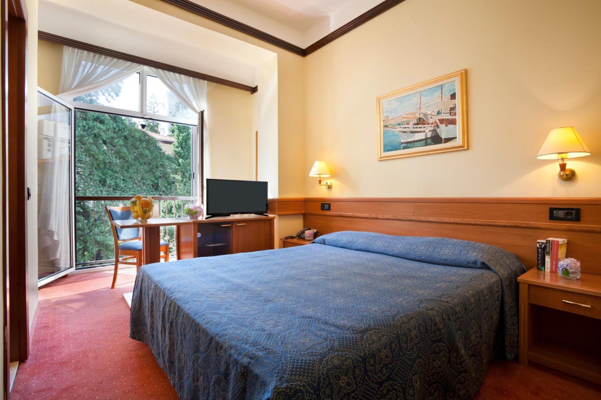 Hotel Kristal - Liburnia Опатия Екстериор снимка