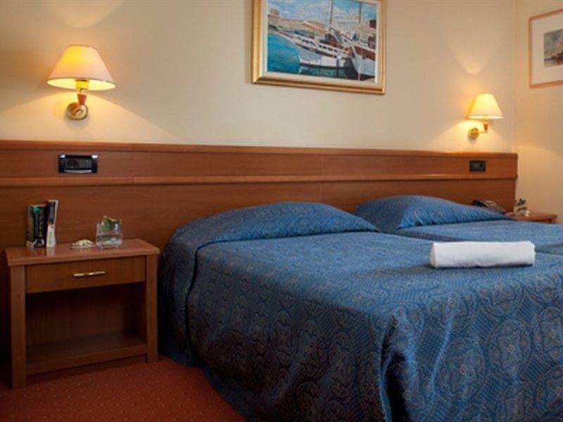 Hotel Kristal - Liburnia Опатия Екстериор снимка