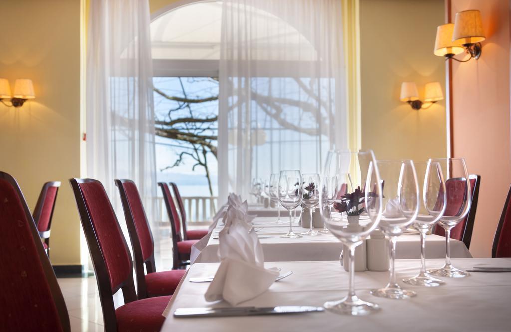Hotel Kristal - Liburnia Опатия Екстериор снимка