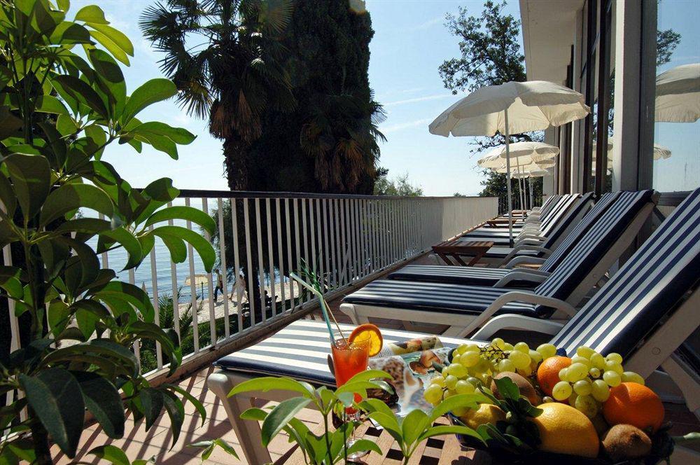 Hotel Kristal - Liburnia Опатия Екстериор снимка